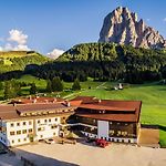 Monte Pana Dolomites Hotel pics,photos