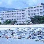 Ideal Beach Hotel pics,photos