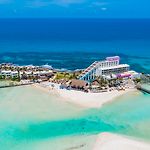 Mia Reef Isla Mujeres Cancun All Inclusive Resort pics,photos