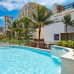 Hilton Garden Inn Waikiki Beach pics,photos