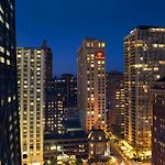 Hilton Chicago Magnificent Mile Suites pics,photos