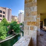 Embassy Suites San Antonio Riverwalk-Downtown pics,photos