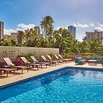 Doubletree By Hilton Alana - Waikiki Beach pics,photos