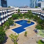 Hotel Tropicana Pattaya pics,photos