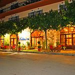 Arahova Inn Hotel pics,photos