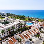 Helios Bay Hotel And Suites pics,photos
