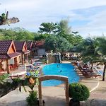 Lanta Paradise Beach Resort pics,photos