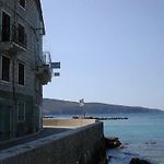 Mira Sea Front Guesthouse pics,photos