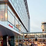 Marriott Montreal Airport In-Terminal Hotel pics,photos