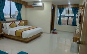 Hotel Rest And Ride Anand 3*