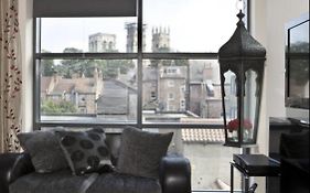 Churchill Two Bedroom Apartments With Free Parking And The Minster View York United Kingdom