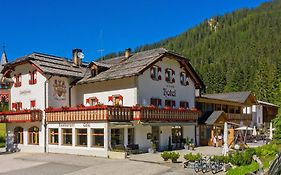 Alpin Natur Hotel Bruckele  3*
