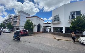 Motel Zacatecas Courts 3*