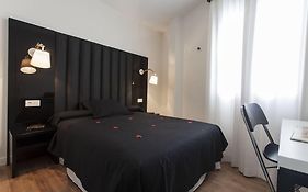 Apartamentos Picasso Suites Malaga   Spain