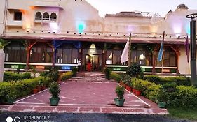 Mpt Sheesh Mahal, Orchha Hotel India