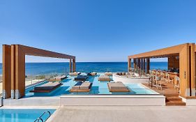 Enorme Santanna Beach Resort