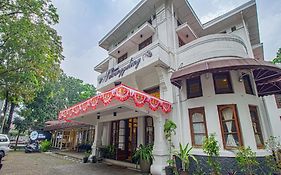 Hotel Bumi Sawunggaling Bandung