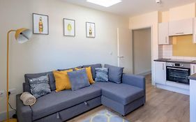 Apartment 3, Isabella House, Aparthotel, By Rentmyhouse