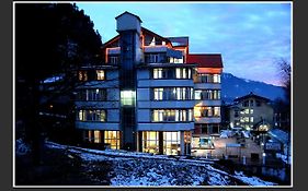 Hotel Out Town Manali 3*