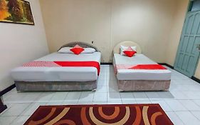 Oyo 3758 Hotel Garuda Syariah  2*