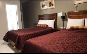 Travellers Hotel Parry Sound 2*