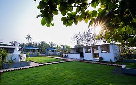 Treebo Lands End Beach Resort Goa 3*