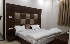 Hotel Gokul Grand Dehradun 2*