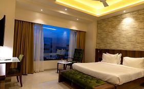 Hotel Pratham Solapur 4* India