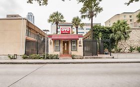 Oyo Hotel & Apartments Houston Galleria