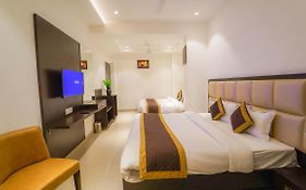 Hotel Avi Inn Amritsar 3*