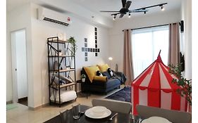 I City Residence, 2 Bedroom 4-7 Pax Unit, Walking To Theme N Water Park & Shopping Mall