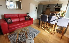 Smart & Cozy Holiday Apartment In The City Centre