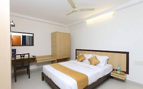 Hotel Half Moon Chennai  3* India