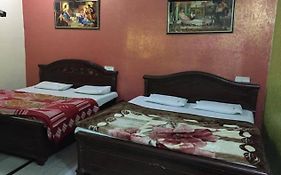 Hotel Golden Chandigarh 2* India