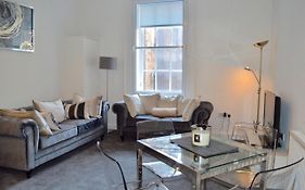 Spacious 3 Bedroom Flat In The City Centre