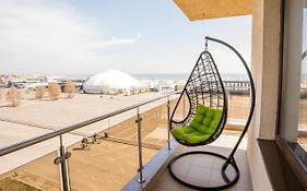 Summerland Sea-View Luxury Apartment photos Exterior
