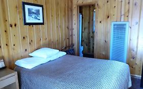 Bell's Motor Lodge Motel - Spearfish  United States