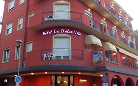 Hotel La Dolce Vita  3*