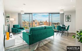 Maevela Apartments - Luxury Top Floor Penthouse - With Parking - 2 Bedroom New Build Apartment ✪ City Centre, Digbeth ✓ With Huge Patio Sliding Doors - City View - Rooftop Terrace - Ps4 & Smart Tv'S
