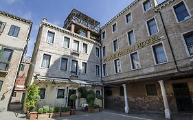 Hotel ai Due Fanali Venice