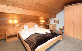 Hotel Chalet Olympia  3*