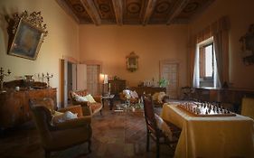 Palazzo Bonfranceschi Bed And Breakfast