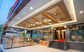 Hotel New Panchratna Ahmednagar 3*
