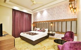 Hotel Infa Amritsar 3*