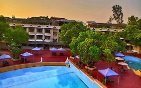 Aron Resort Lonavala - Near Old Mumbai Pune Highway  3* India