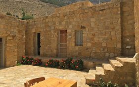 Wadi Dana Lodge - نزل وادي ضانا