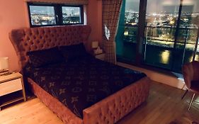 Designer Penthouse - G1 Glasgow City Centre With Riverviews - 3 Bedrooms, 2 Bathrooms, 1 Living Room/Kitchen - Full Top Floor 'Private', Wrap Around Terrace, Panoramic Bird'S Eye View - Off Buchanan Street/St Enoch, Parking.