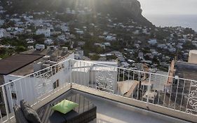Rooftop Luxury Suite By Caprirooms