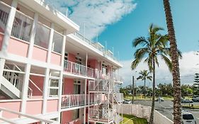 The Pink Hotel Coolangatta Gold Coast 4* Australia