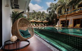 Buasri Phuket Hotel